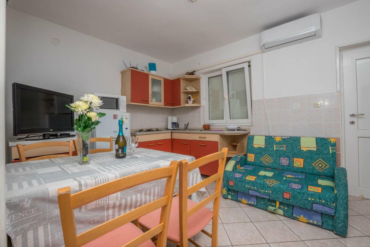 Apartman Zlatica Dramalj Ngoại thất bức ảnh